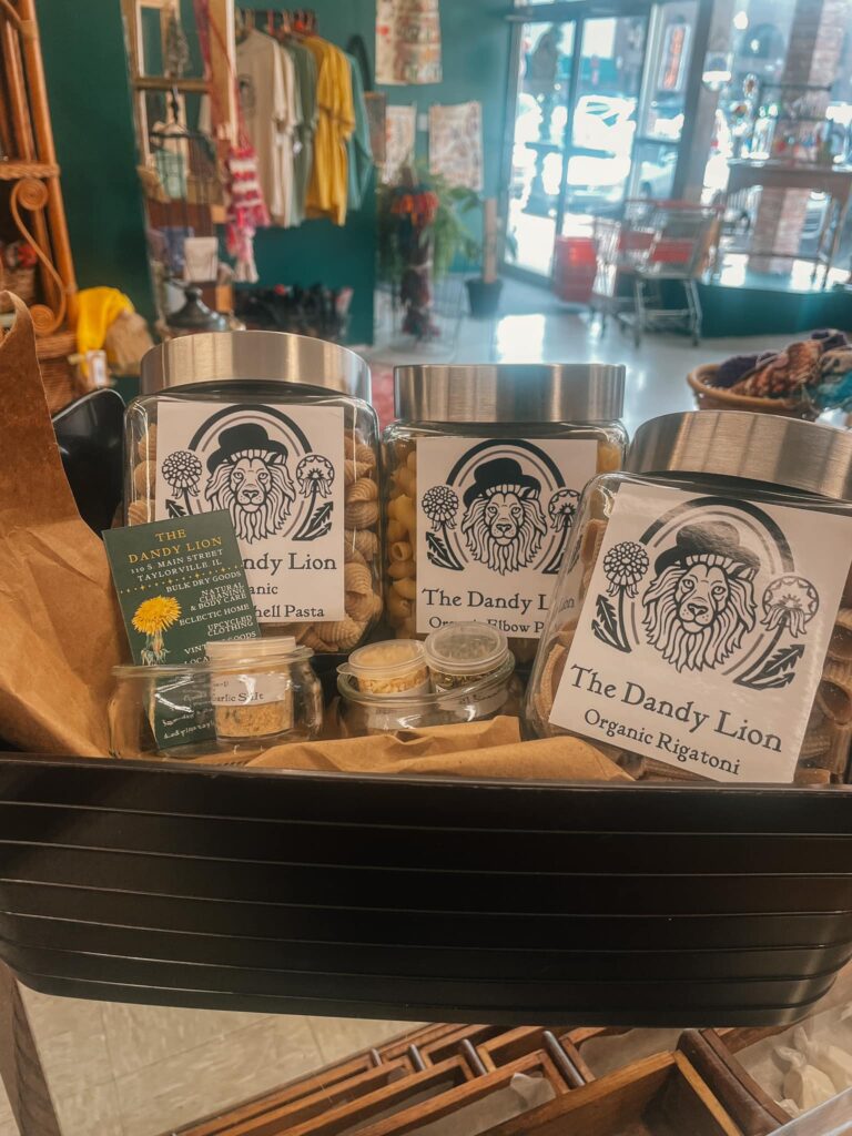 410326989 868164751978774 3414911276183429013 n 768x1024